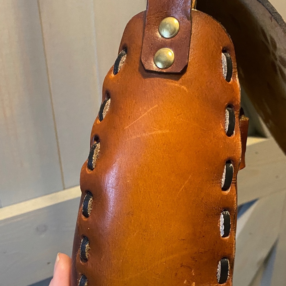 Vintage boho hippie 1970’s Artisan Brown Leather Shoulder Bag with Floral Design - Picture 11 of 13